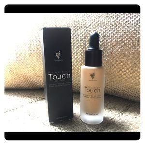 Younique Mineral Touch Liquid Foundation